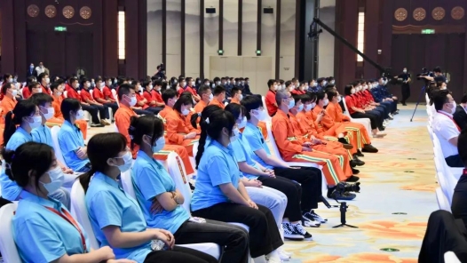 礪匠人之心、行匠人之事！廣大干部職工和勞模工匠熱議首屆大國(guó)工匠論壇