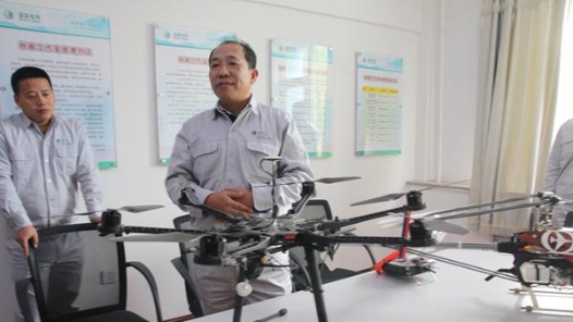 中國夢·大國工匠篇 | 趙文武：高空“走鋼絲”的作業(yè)人
