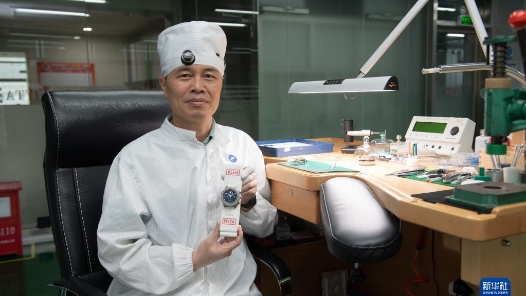 勞動(dòng)者之歌｜鐘表維修技師劉中華：33年，用心與“芯”交流