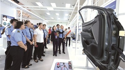 在這里，創(chuàng)新之光照亮產(chǎn)業(yè)報國夢——探訪北京工匠創(chuàng)新成果展區(qū)