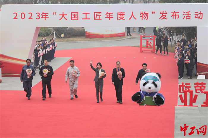 “智能智造”組陳照春，馬立項，彭菲，李現(xiàn)臣，王魁元，李輝