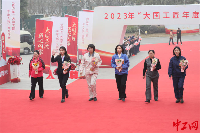 “巾幗工匠”組徐川子，鄭麗香，王曉菲，孫景南，王小穎，祁連素