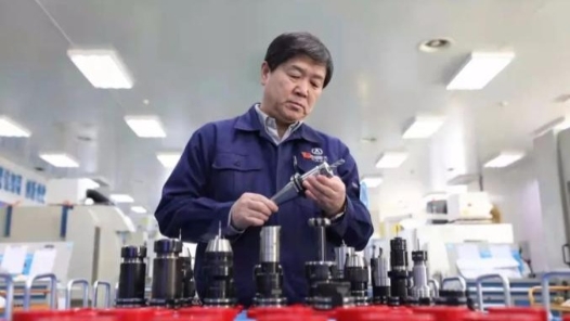 工匠匯·2021年大國工匠年度人物劉湘賓：把探索新質(zhì)生產(chǎn)力融入日常工作