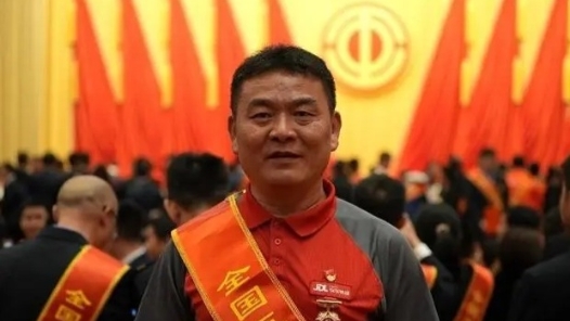 檀世旺榮獲2024年“最美職工”——送貨10年，做村民的“集體收件人”