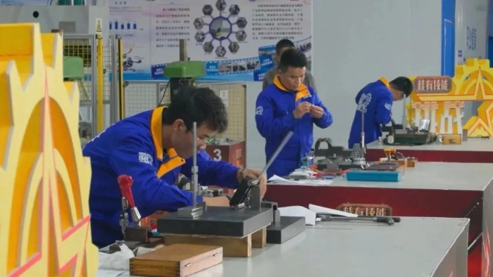 選手正在激烈比拼。