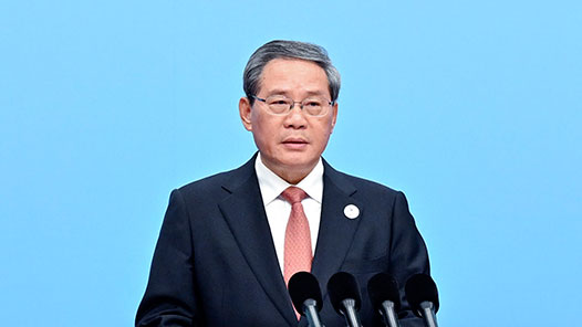 兩會(huì)新華社快訊：國務(wù)院總理李強(qiáng)代表國務(wù)院向十四屆全國人大四次會(huì)議作政府工作報(bào)告