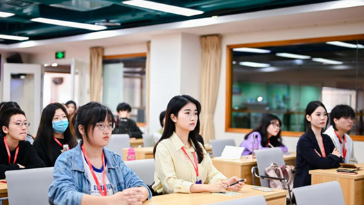 成都市總工會(huì)“數(shù)字賦能綻芳華”大V開講啦