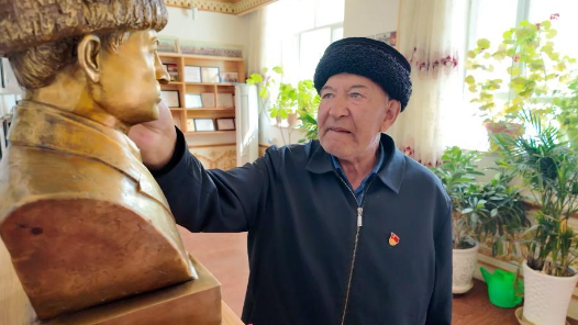 國家勛章和國家榮譽稱號獲得者｜“人民衛(wèi)士”巴依卡·凱力迪別克：一家三代接力護(hù)邊