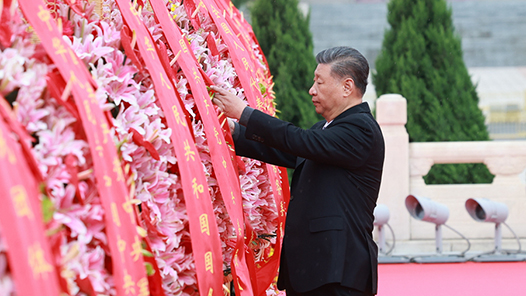 烈士紀(jì)念日向人民英雄敬獻(xiàn)花籃儀式在京隆重舉行 習(xí)近平等黨和國家領(lǐng)導(dǎo)人出席