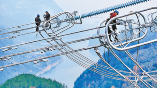 奮進(jìn)強(qiáng)國路 闊步新征程·重大工程巡禮｜電力高速路 瞬傳清潔電