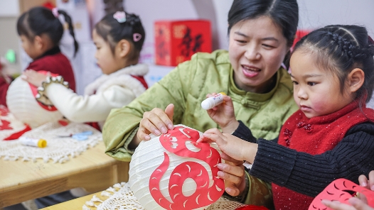 李強(qiáng)在政府工作報(bào)告中提出，更大力度保障和改善民生