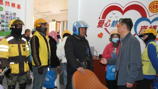 固原市原州區(qū)總工會為外賣小哥打造沉浸式法治課堂