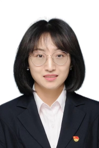 王媛媛證件照