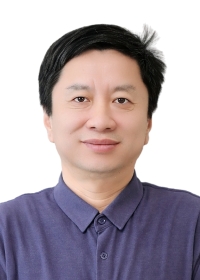曲建華證件照