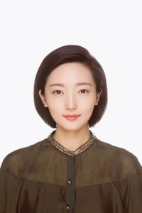 李秋雪證件照