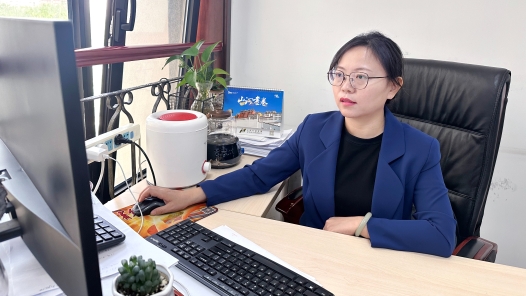 李艷艷