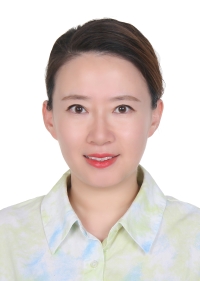 賈娟證件照