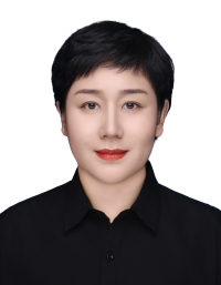 褚?guī)r證件照