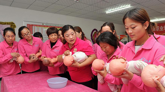 勞動(dòng)者之歌｜富肖艷：為3萬多名天鎮(zhèn)保姆當(dāng)好“保姆”