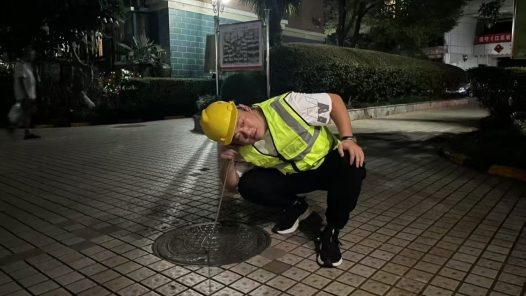 他為城市供水管道“聽(tīng)診”