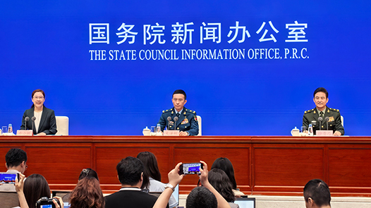 新華社快訊：閱兵活動按照閱兵式、分列式2個步驟進(jìn)行，時(shí)長約70分鐘