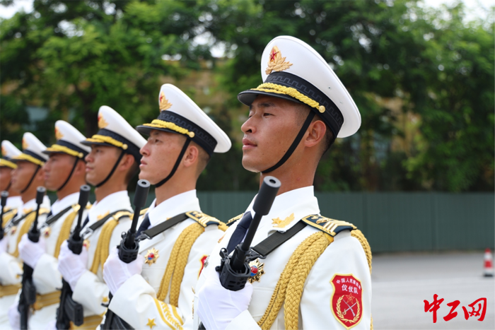 閱兵集訓(xùn)點3