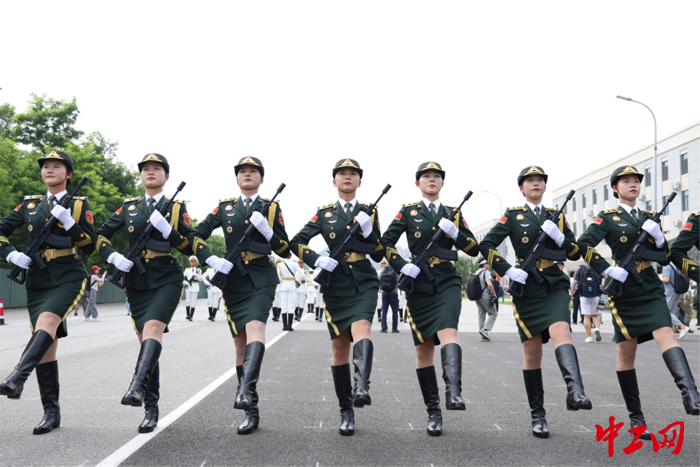 閱兵集訓(xùn)點4