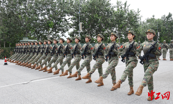 閱兵集訓(xùn)點8