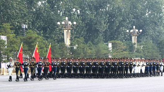 閱兵現(xiàn)場｜儀仗方隊(duì)：第一個(gè)走過天安門廣場