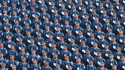 中國軍人，威武！威武！威武！