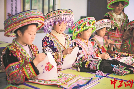 3262897_tpzz_1765983198801_b