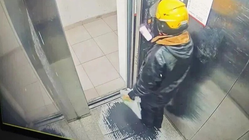 這位外賣小哥，救了一整棟樓！