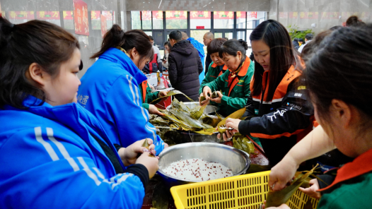 浙江天臺：新就業(yè)形態(tài)勞動者成年夜飯“座上賓”