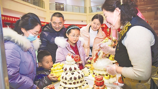 工會(huì)陪咱溫暖過(guò)大年