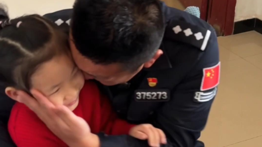 新春走基層｜一口咬下包子，這位戍邊硬漢瞬間淚崩！