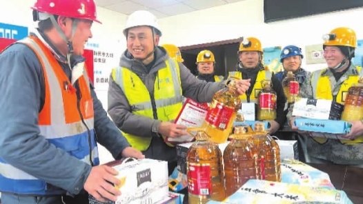 天津市各級工會多形式開展春節(jié)慰問活動