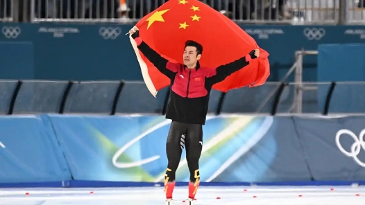 速度滑冰1500米寧忠?guī)r打破奧運(yùn)紀(jì)錄摘金