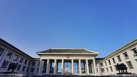兩會(huì)新華社快訊：最高人民檢察院檢察長(zhǎng)應(yīng)勇向大會(huì)作最高人民檢察院工作報(bào)告