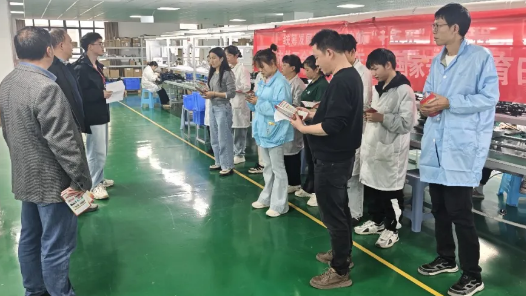 江西省井岡山市總工會開展勞模工匠助企行暨全民國家安全教育日宣傳活動