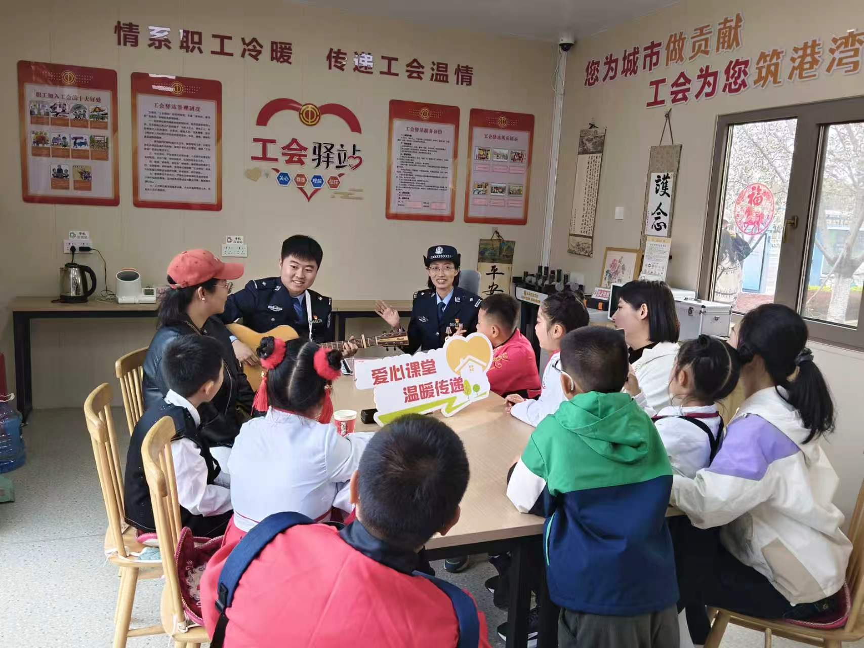 工會(huì)驛站勞模宣講1  拍攝者：趙靜