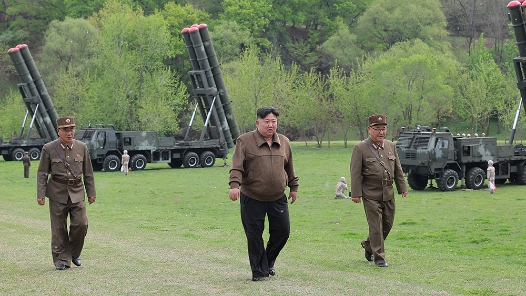 金正恩視察重要軍工企業(yè)