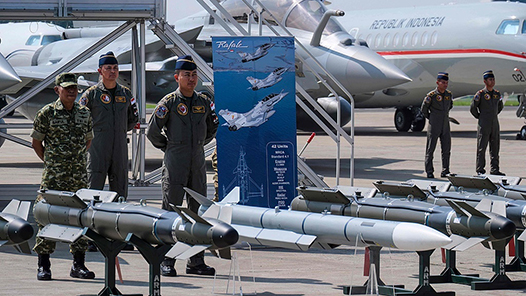 印尼軍方接收法國“陣風(fēng)”戰(zhàn)斗機等大批裝備
