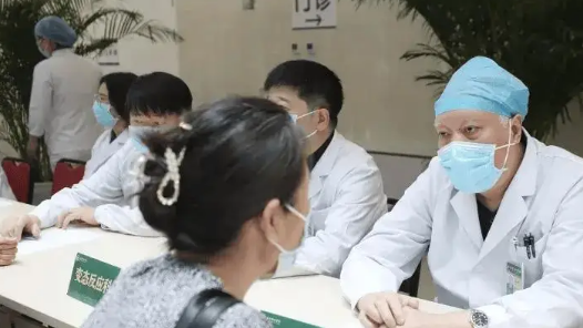 過敏性鼻炎進入“夏季模式”，專家強調提前“做功課”